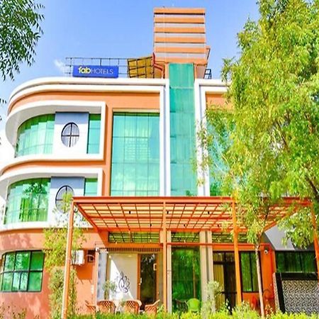Fabhotel Siddharth Corporate - Vavol, Gandhinagar Bagian luar foto