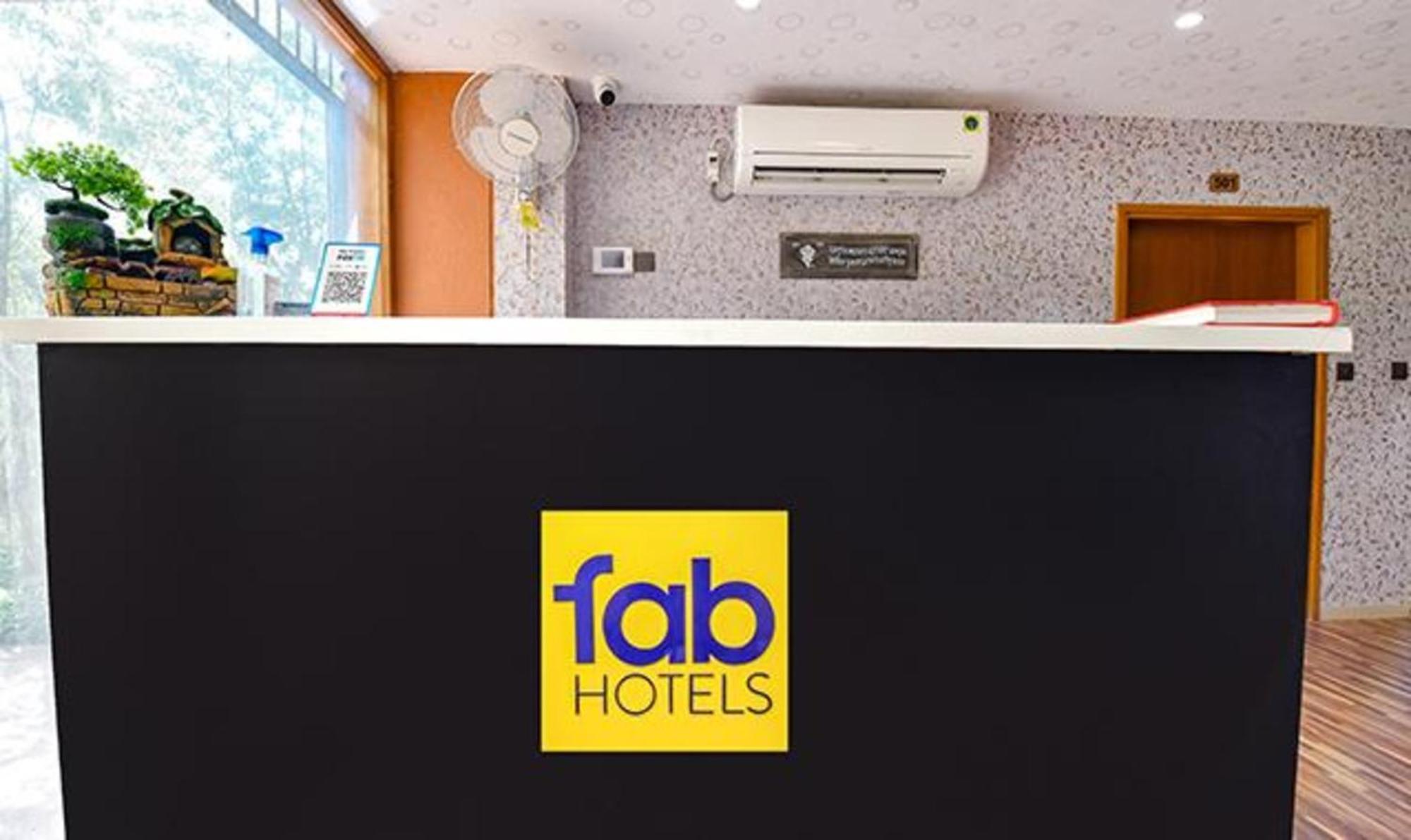 Fabhotel Siddharth Corporate - Vavol, Gandhinagar Bagian luar foto
