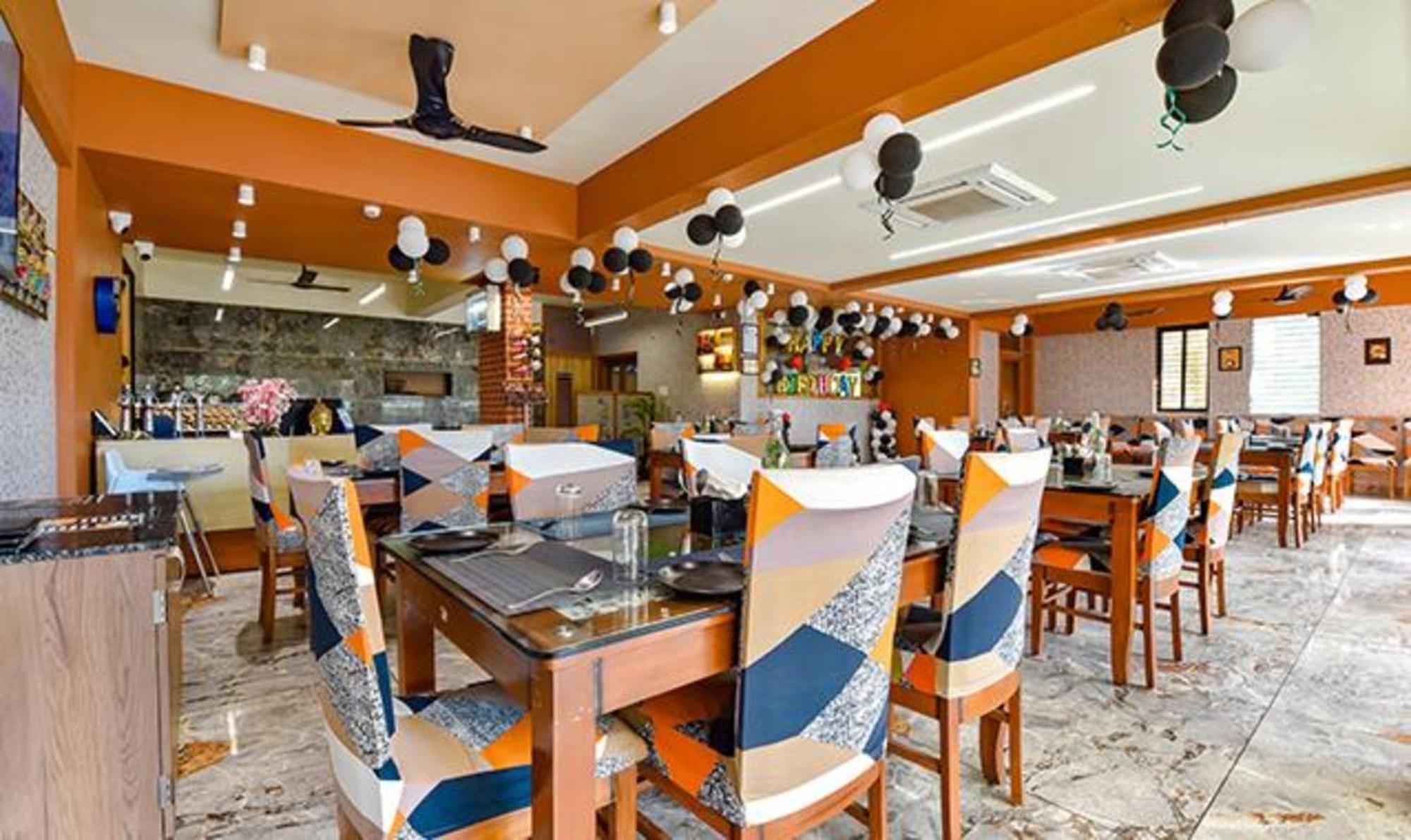 Fabhotel Siddharth Corporate - Vavol, Gandhinagar Bagian luar foto